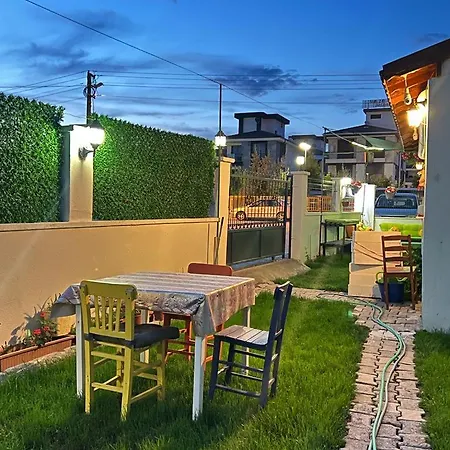 Neseli Bahce Cafe *