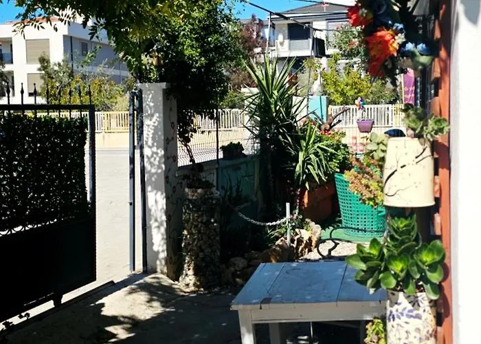 Apartmanhotel Neseli Bahce Cafe Seferihisar