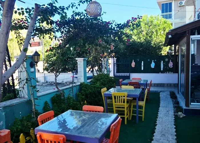 Neseli Bahce Cafe